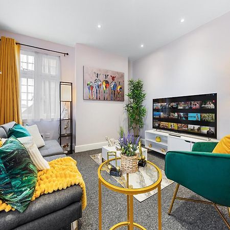 Elegant 2Br London Hideaway- King Bed, Sleeps 6 - Parking- Instant Book- 20 Percent Off Limited Time! Barnet Exterior photo